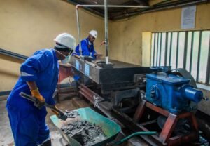 Göltaş Çimento'da Fabrika Müdürü Yusuf Yenigün Görevinden Ayrıldı (temsili görsel)