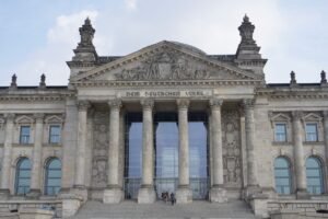 Baerbel Bas, SPD Eş Genel Başkanlığından İstifa Etti, Bakanlıktan Azlini İstedi (temsili görsel)