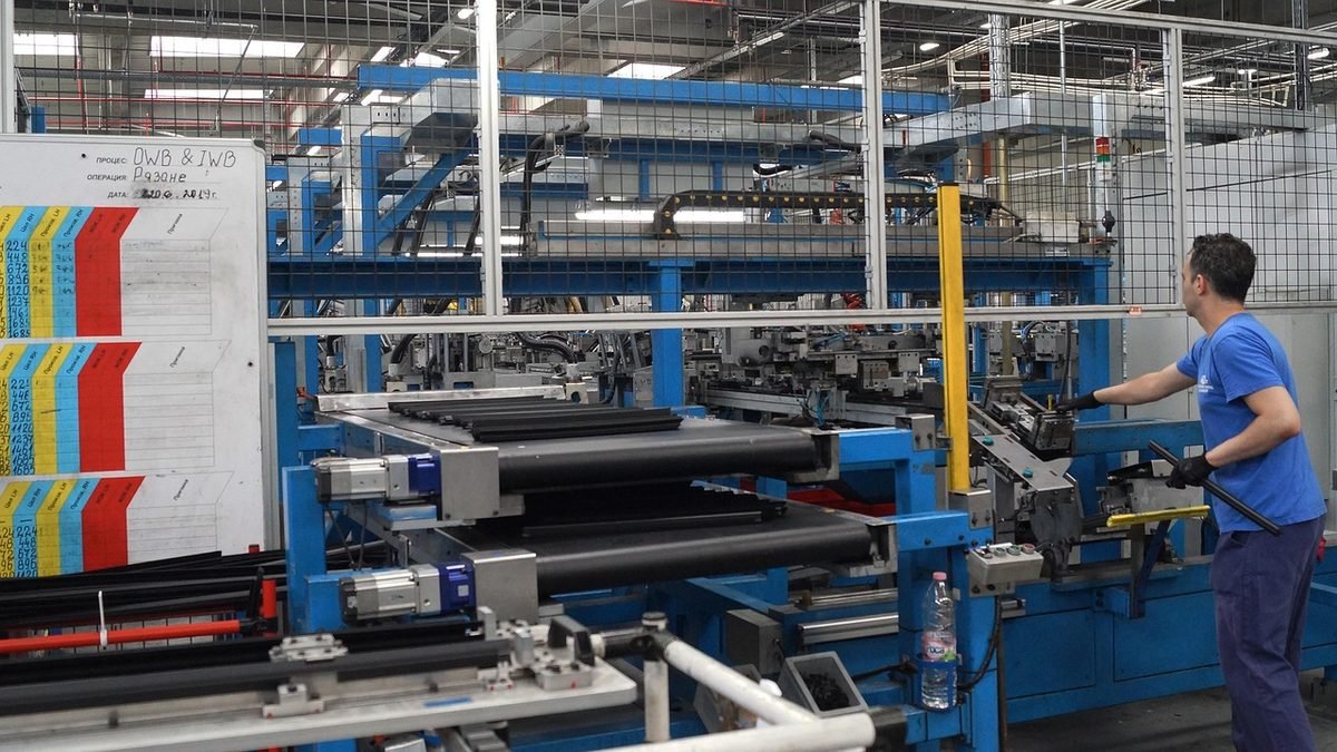 Bolat, Otomotiv Temsilcileriyle AB'nin Made İn EU Politikasını Görüştü (temsili görsel)