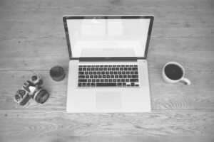 Apple, Yeni iMac ve MacBook Pro'yu 1.499 Dolardan Satışa Sundu (temsili görsel)