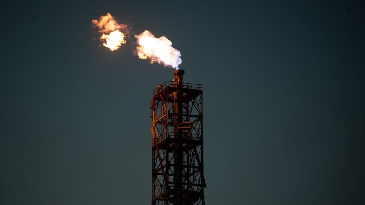 Ryazan'daki Petrol Rafinerisinde İHA Saldırısı Sonrası Yangın Çıktı (temsili görsel)