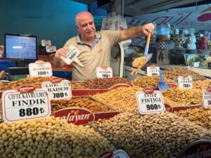 Etiler Gıda, Polonyalı Şirketle Yaklaşık 555.402.549 TL'lik Satış Sözleşmesi İmzaladı (temsili görsel)