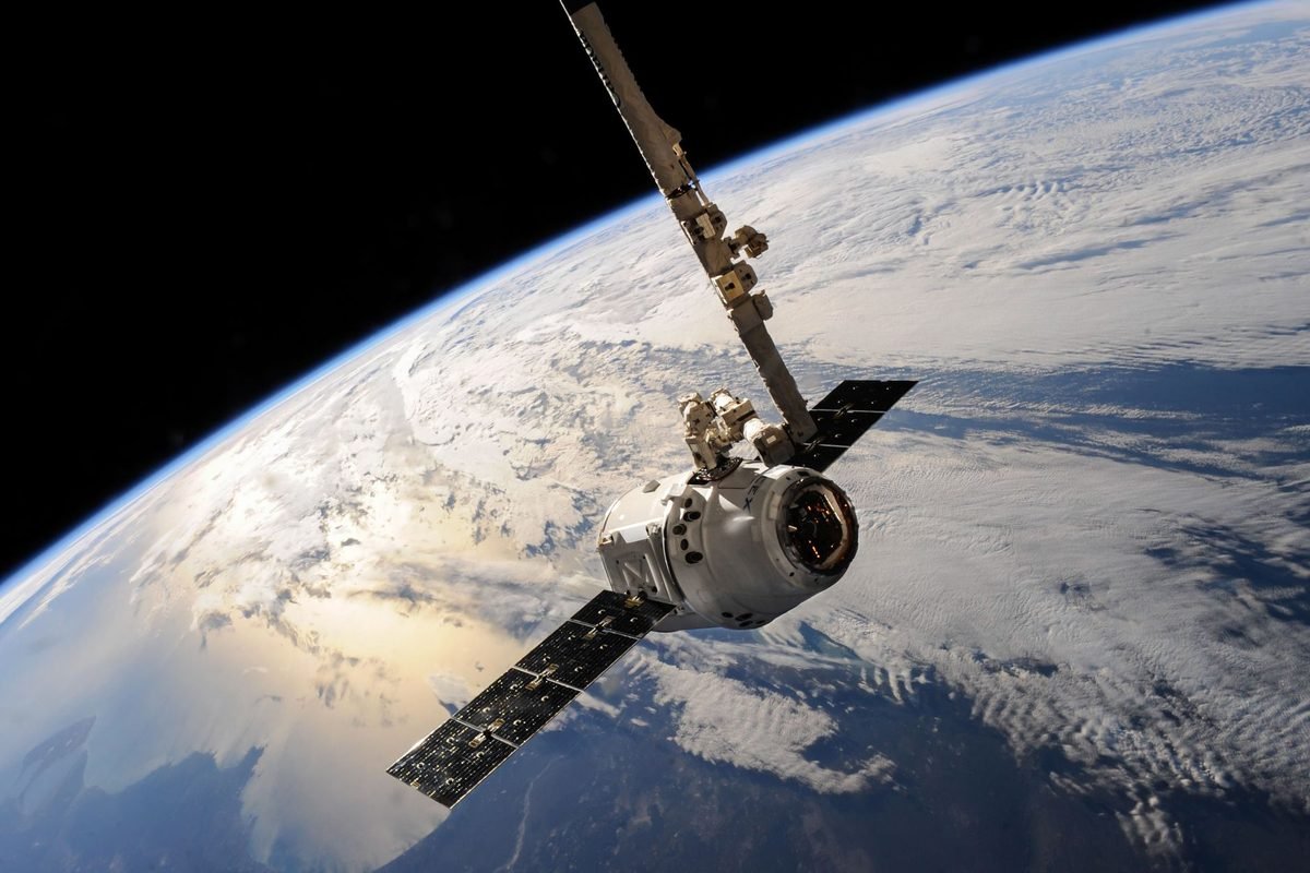 SpaceX Üçüncü Çeyrekte 14,6 Milyar Dolar Gelir ve 4,4 Milyar Dolar Net Kâr Açıkladı (temsili görsel)