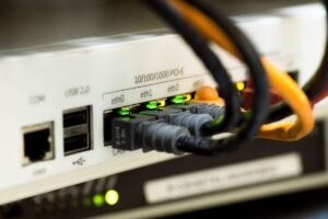 İran, Hürmüz'deki İnternet Kablolarını Yok Etme Tehdidinde Bulundu (temsili görsel)